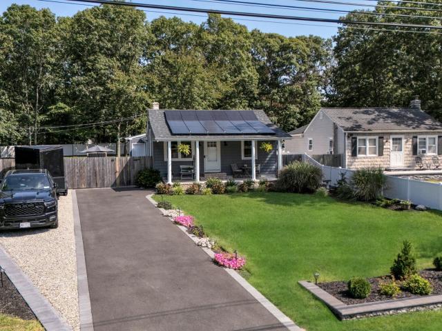 House for sale in Shirley, Town of Brookhaven