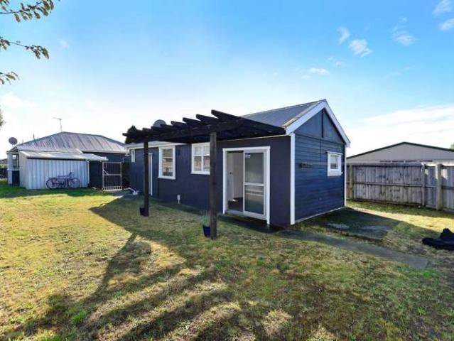 House for sale in Chaslands, Canterbury