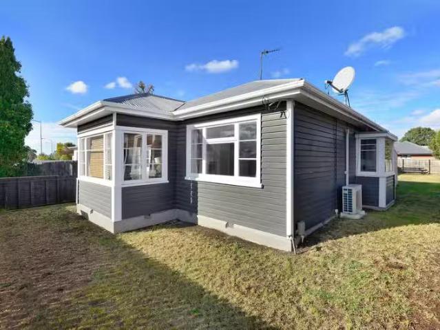 House for sale in Chaslands, Canterbury