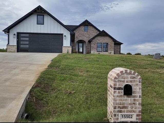 House for sale in Lindale, Smith County