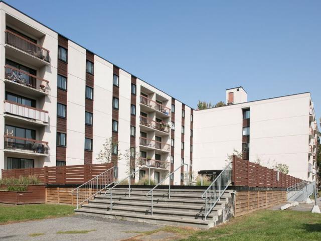 Apartment for rent in Saint-lambert, Quebec