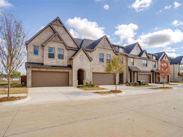 Townhouse for sale in Mansfield, Texas