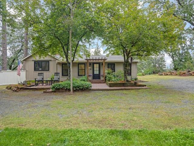 House for sale in Applegate, California