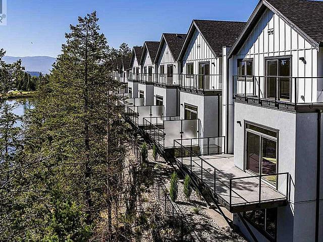 Condo for sale in Winfield, British Columbia