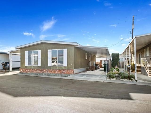 House for sale in Kingsburg, California