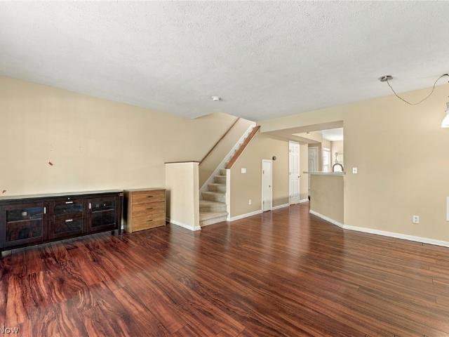 Townhouse for sale in Crystal Lake, Middleburg Heights