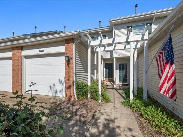 Townhouse for sale in Crystal Lake, Middleburg Heights