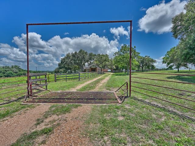 Farm for sale in Schulenburg, Texas