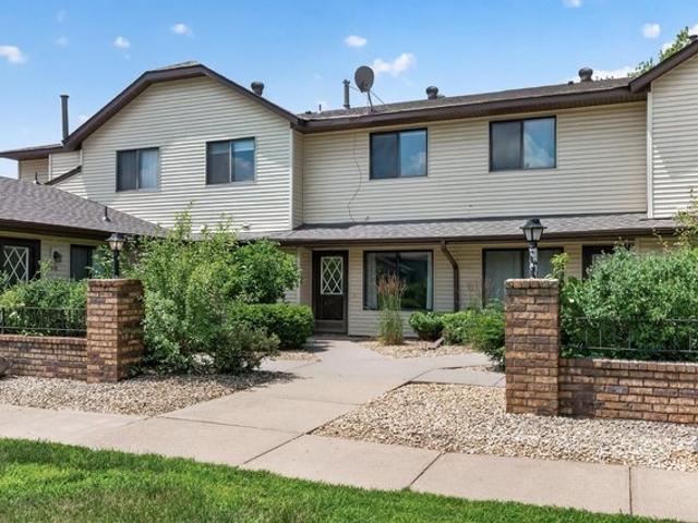 Townhouse for sale in Oakdale, Minnesota