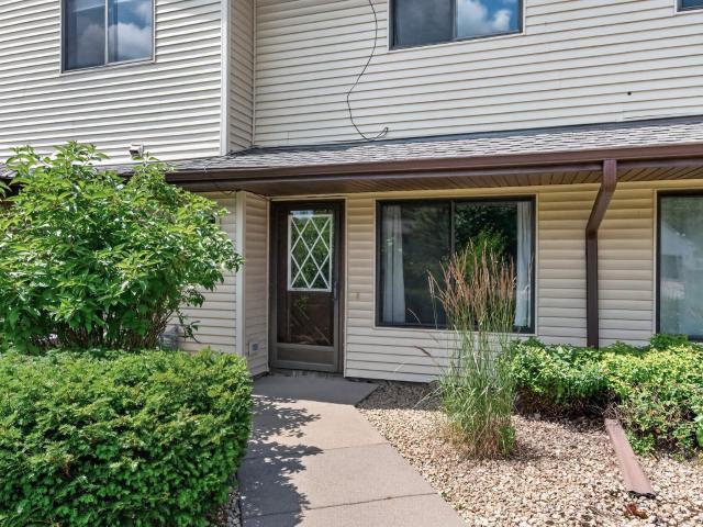 House for sale in Oakdale, Minnesota