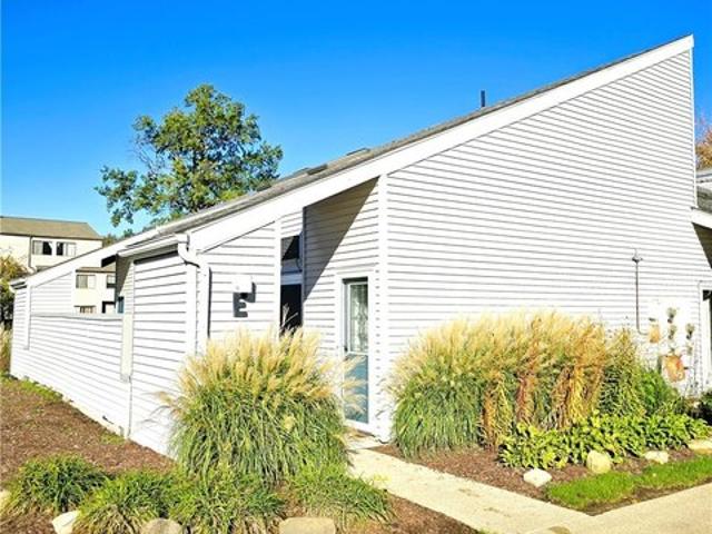 Condo for sale in Westlake, Cuyahoga County