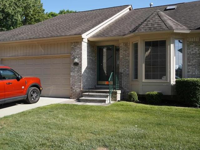 Condo for sale in Clinton Township, Michigan