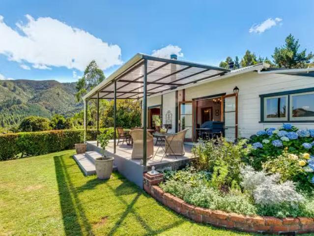 House for sale in Pauatahanui, Wellington