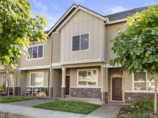 Townhouse for sale in Oregonia