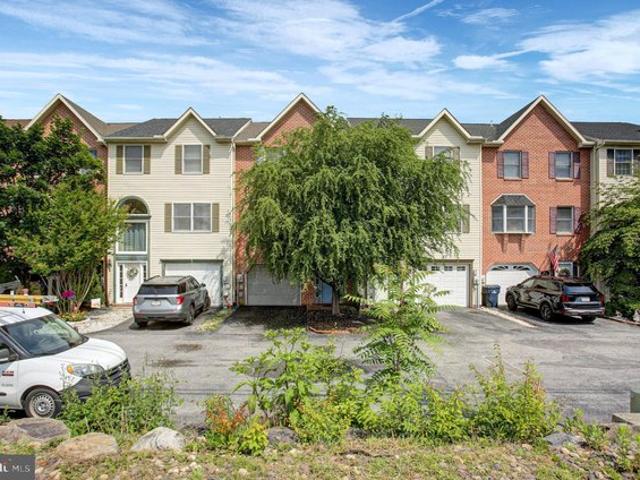 Townhouse for sale in Chambersburg, Pennsylvania