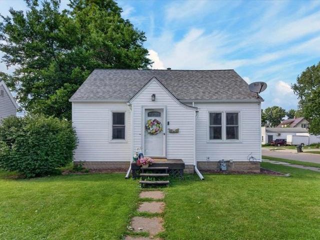 House for sale in Waterloo, Iowa
