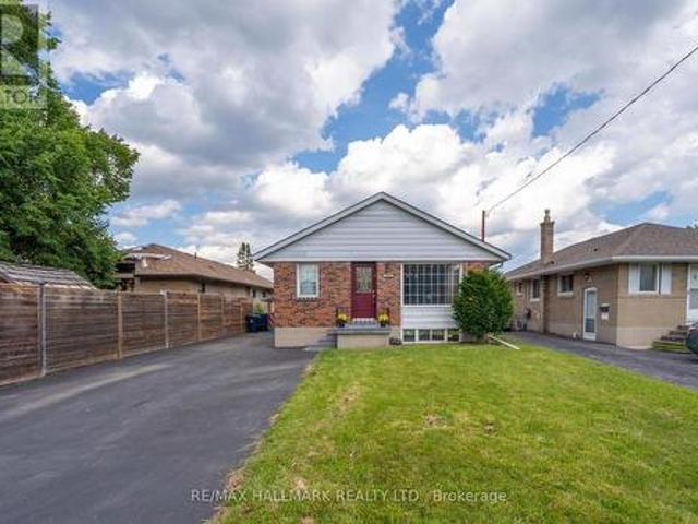 House for sale in Scarborough Centre, Toronto