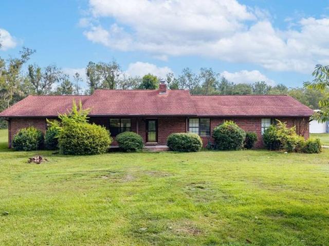 House for sale in Suwannee, Florida