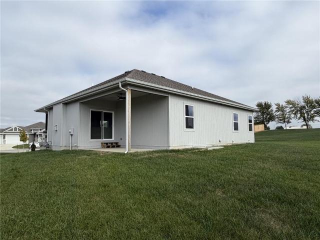 House for sale in Tomahawk Valley, Basehor