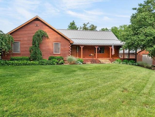 House for sale in Loogootee, Indiana