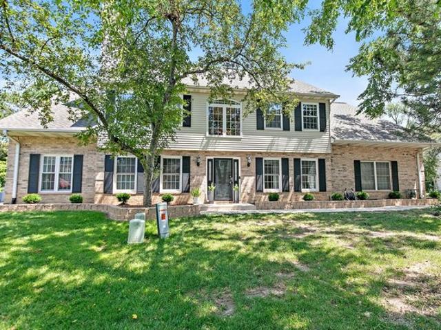 Townhouse for sale in Streamwood, Illinois