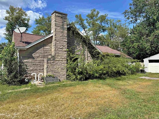 House for sale in Loogootee, Indiana