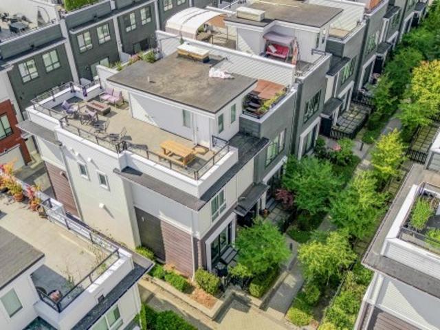 Townhouse for sale in Soho Townhomes, Surrey