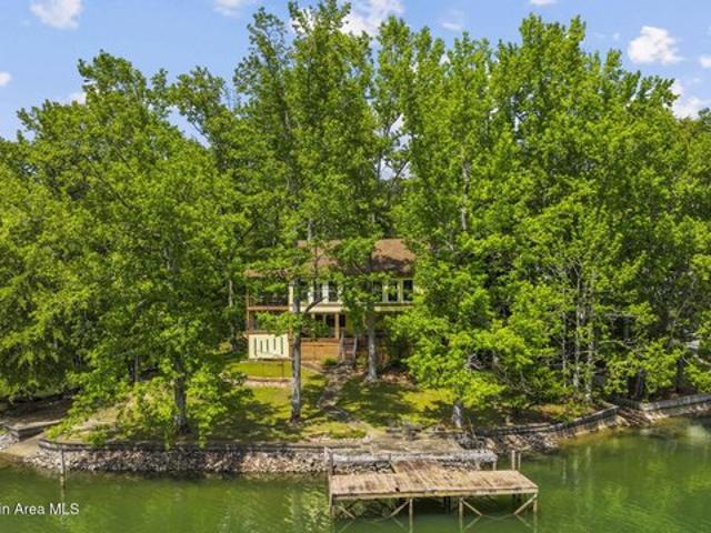 House for sale in Elmore, Alabama