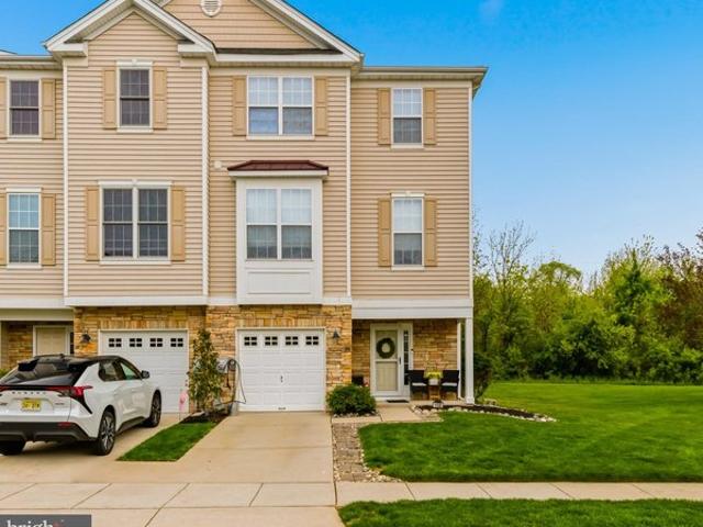 Townhouse for sale in Mount Royal, New Jersey