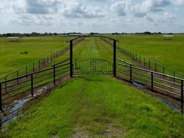 Farm for sale in Blessing, Texas