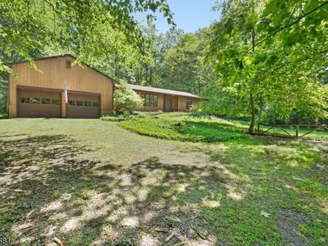 House for sale in Lebanon, New Jersey