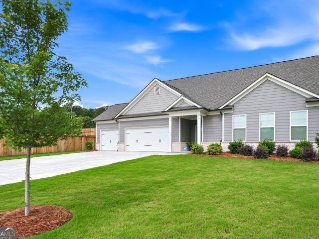 House for sale in Hoschton, Jackson County