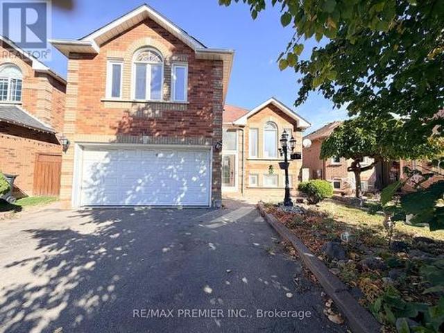 House for sale in Brampton, Golden Horseshoe