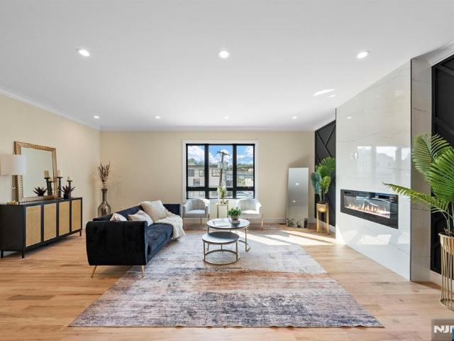 Townhouse for sale in Clifton