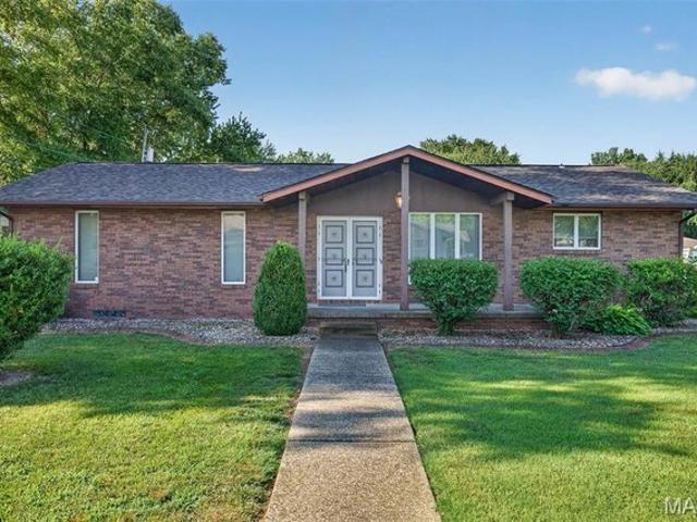 House for sale in Highland, Illinois