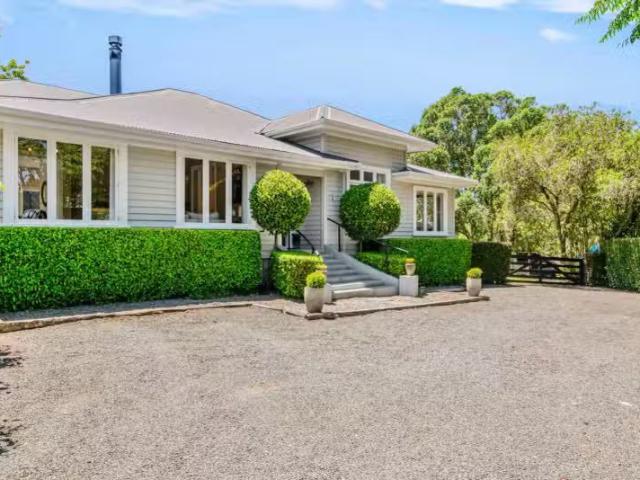 House for sale in Paremoremo