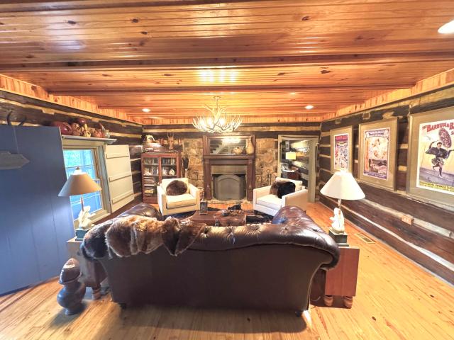 House for sale in East Bernstadt, Laurel County