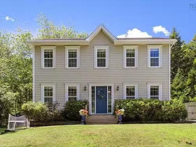 House for sale in Hammond's Plains, Nova Scotia