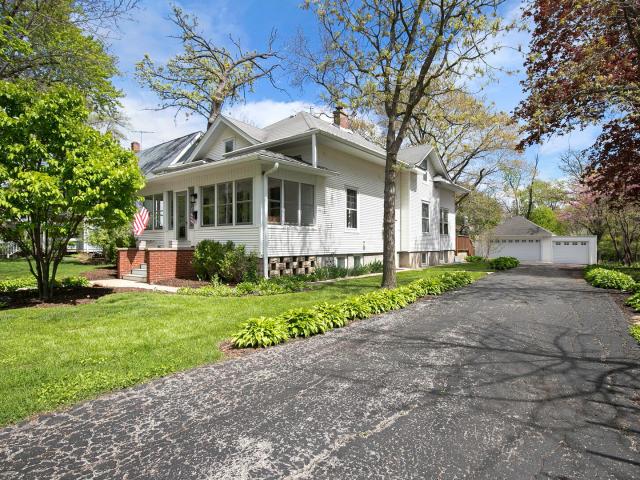 House for sale in Grayslake, Illinois
