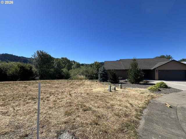 House for sale in Myrtle Creek, Douglas County