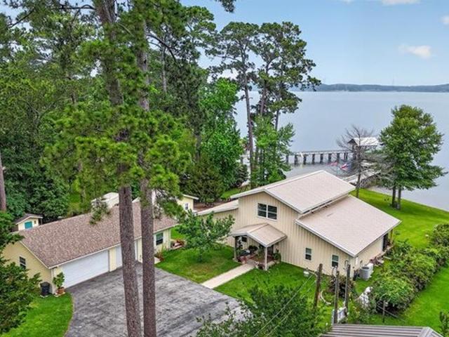 House for sale in Sabine, Texas