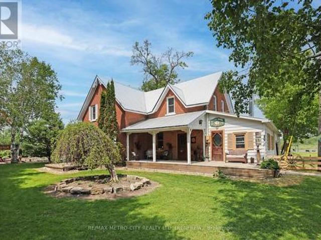 Farm for sale in Renfrew, Ontario
