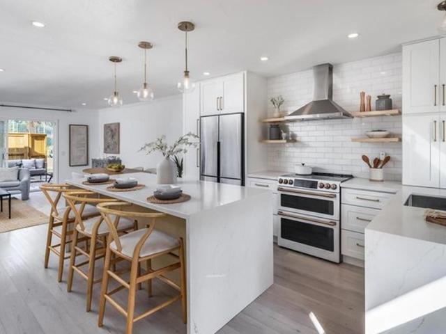 Townhouse for sale in Cardiff, California