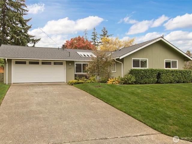 House for sale in Lake Hills, Bellevue