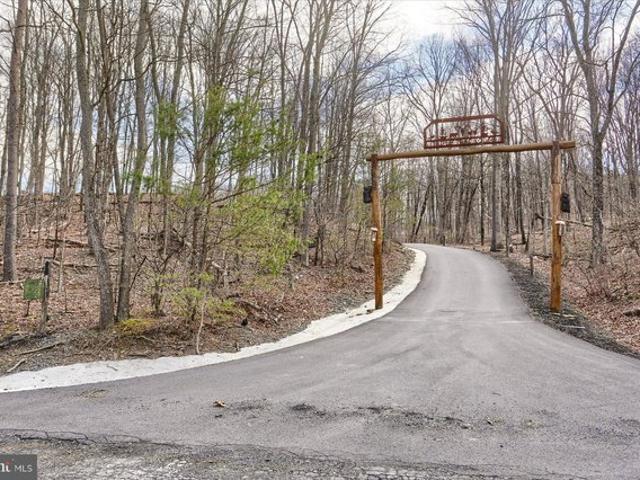 House for sale in East Waterford, Pennsylvania