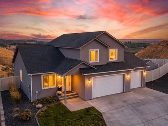 House for sale in Selah, Washington