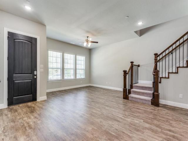 Townhouse for sale in Farmers Branch, Texas