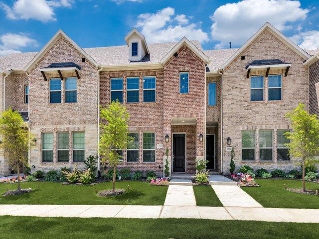 Townhouse for sale in Farmers Branch, Texas