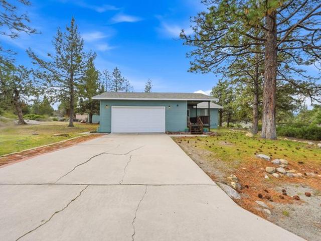 House for sale in Weed, Siskiyou County