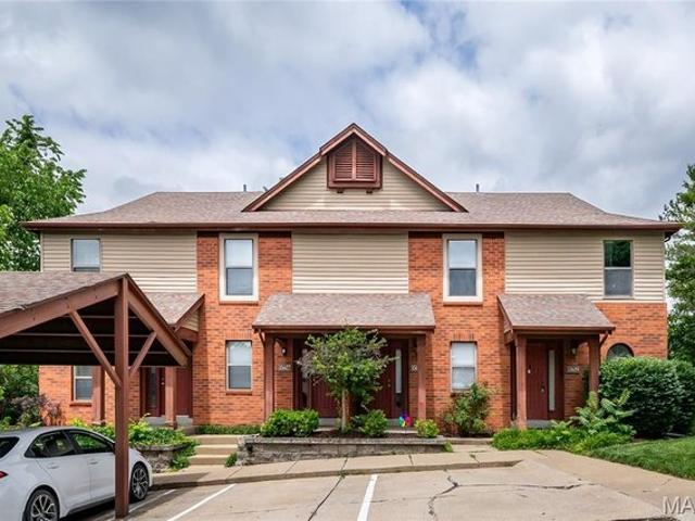Condo for sale in Chesterfield, Missouri